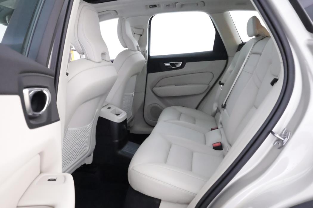 VOLVO XC60 2021