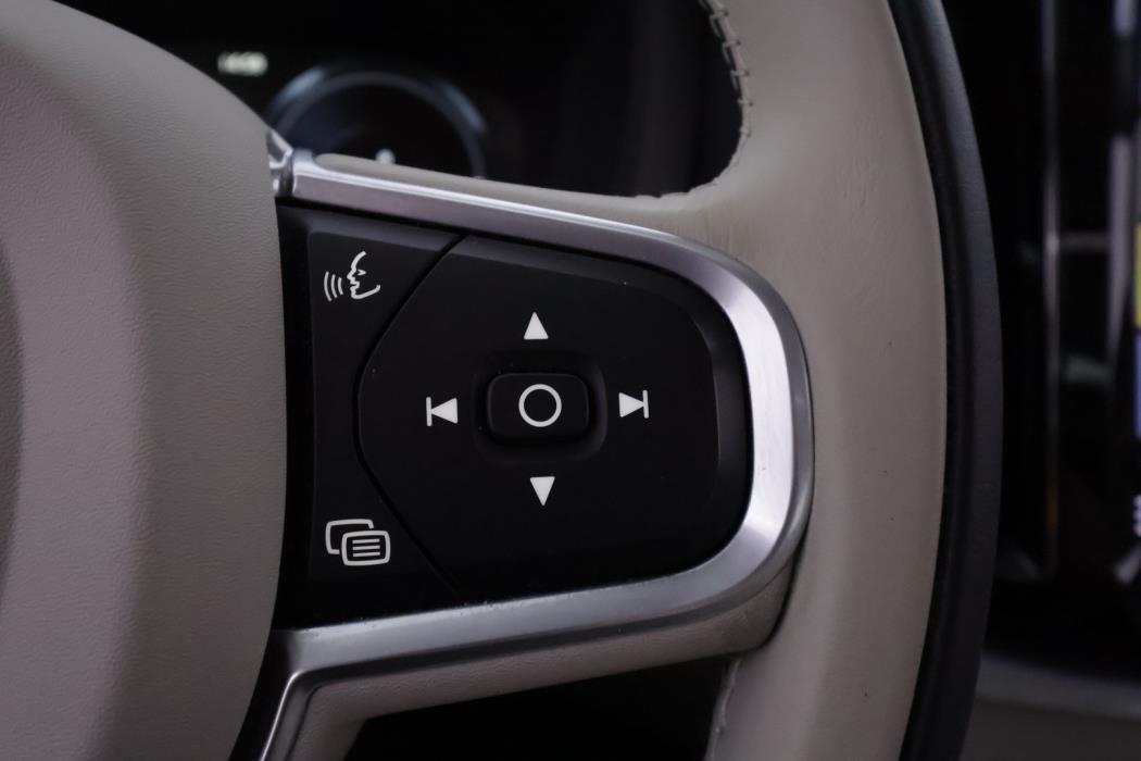 VOLVO XC60 2021