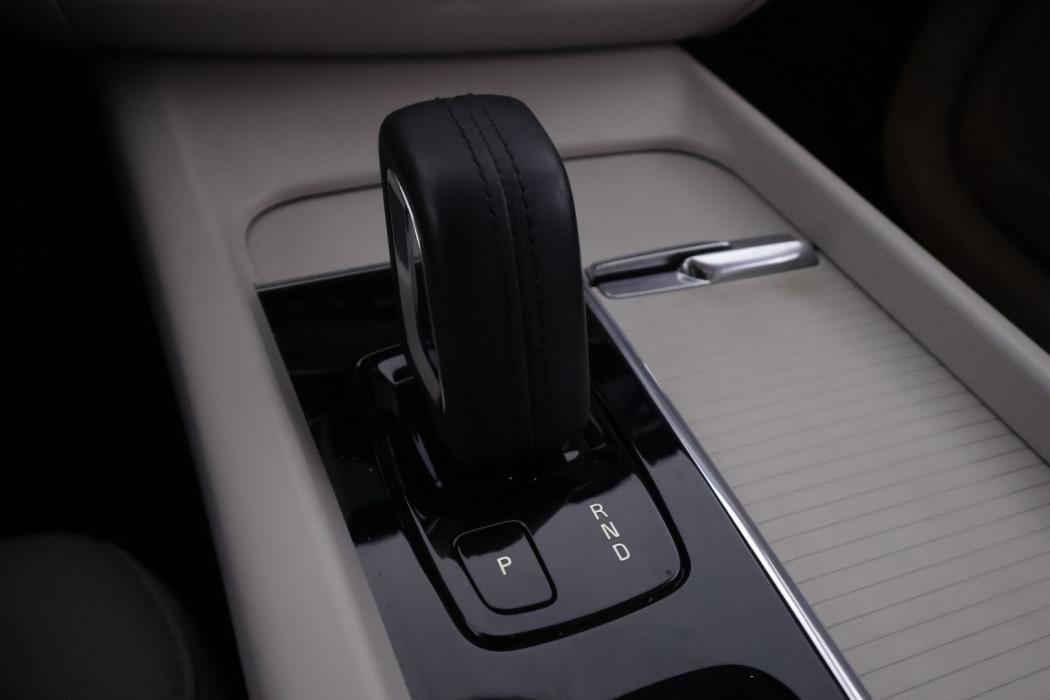 VOLVO XC60 2021
