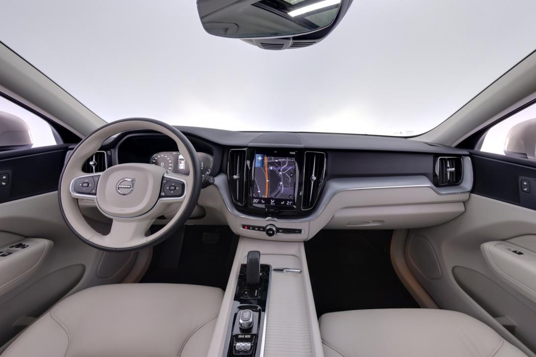VOLVO XC60 2021