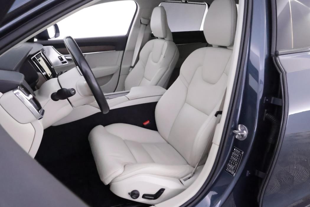 VOLVO V90 Cross Country 2022
