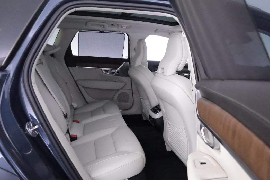 VOLVO V90 Cross Country 2022
