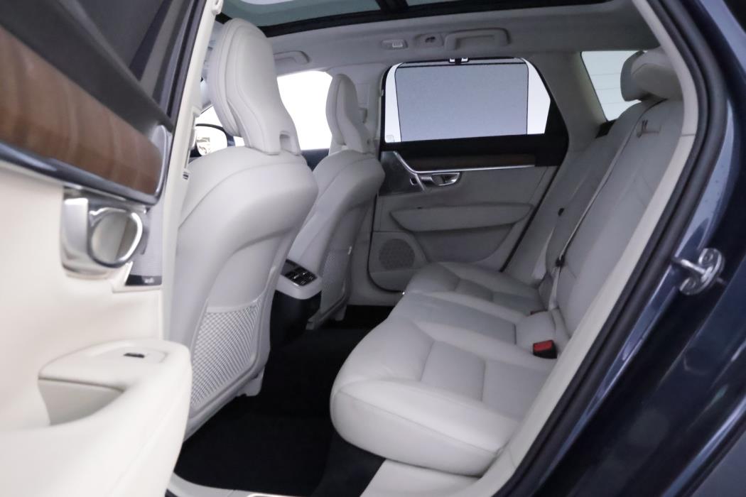 VOLVO V90 Cross Country 2022
