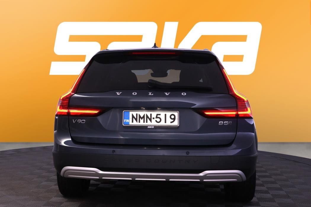 VOLVO V90 Cross Country 2022