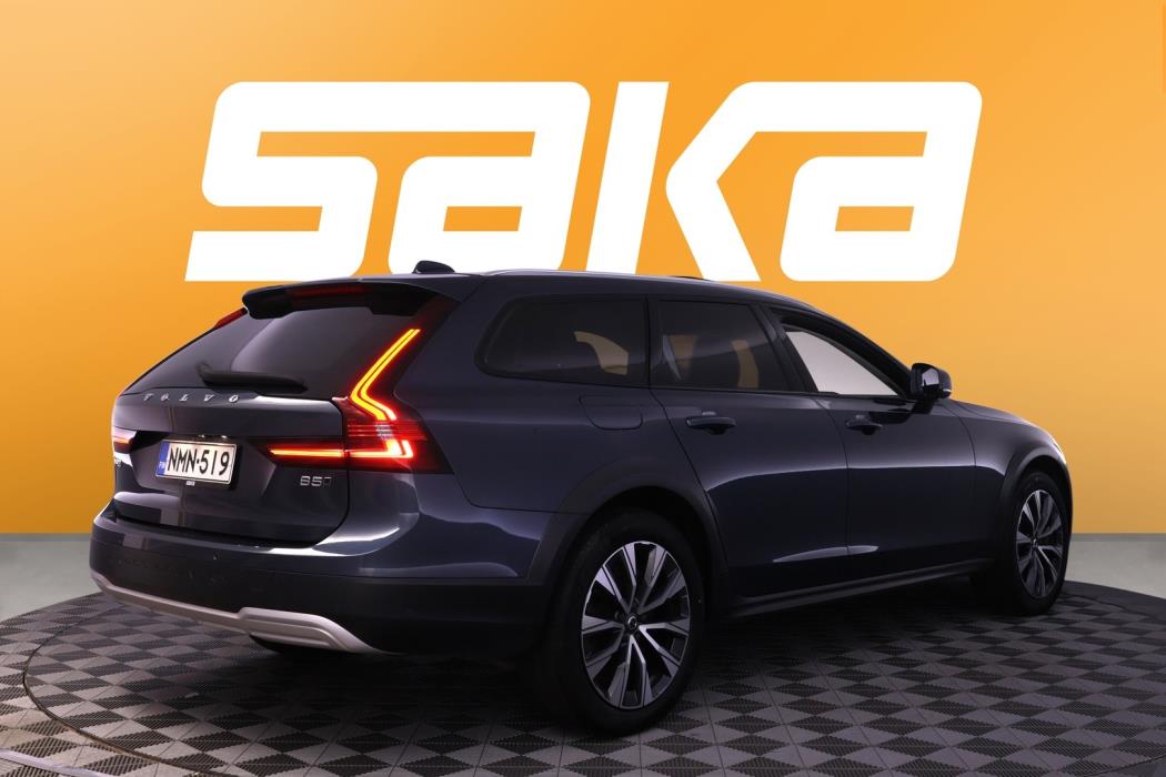 VOLVO V90 Cross Country 2022