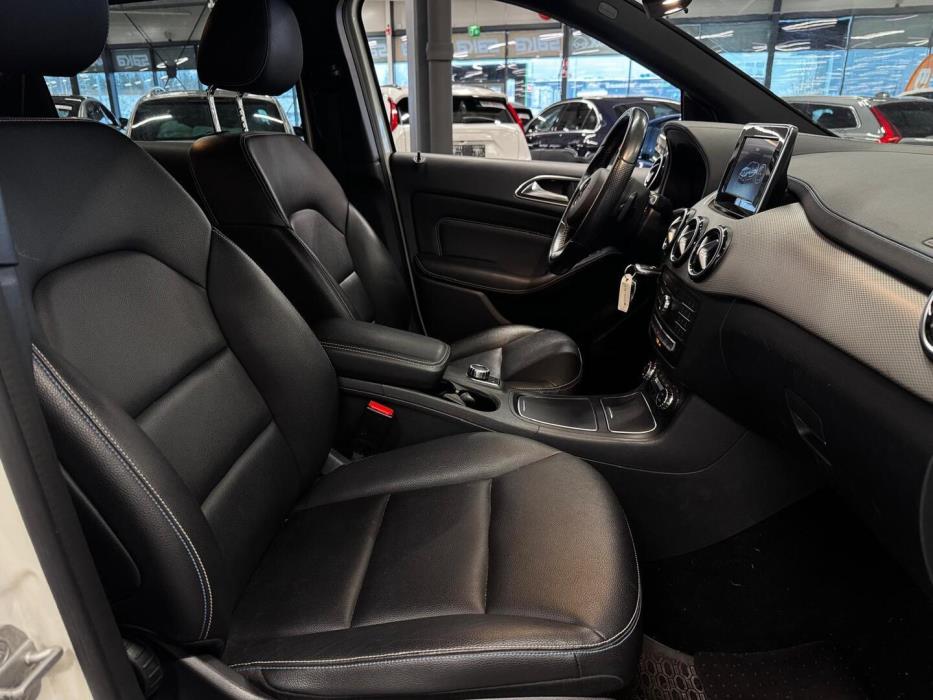 MERCEDES-BENZ B 2015