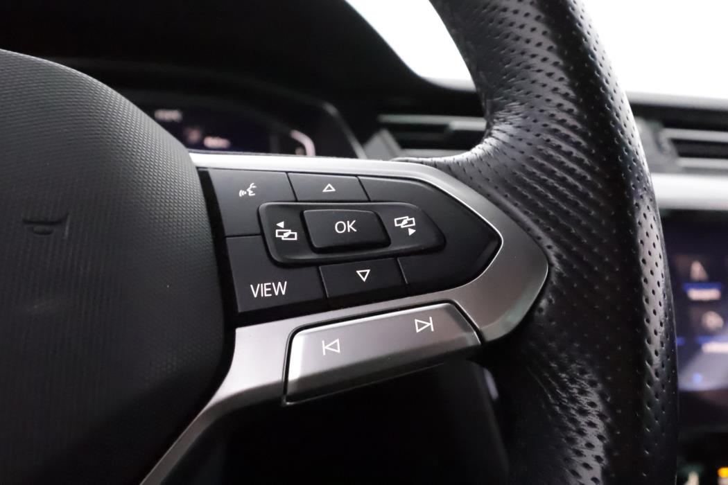 VOLKSWAGEN Passat 2021