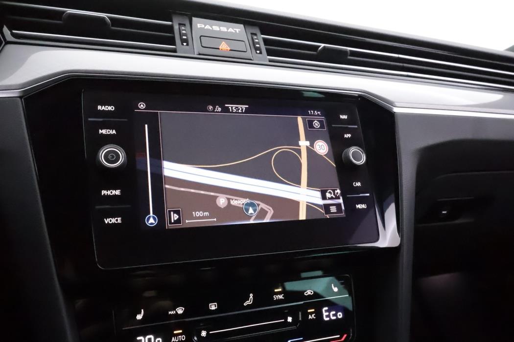 VOLKSWAGEN Passat 2021