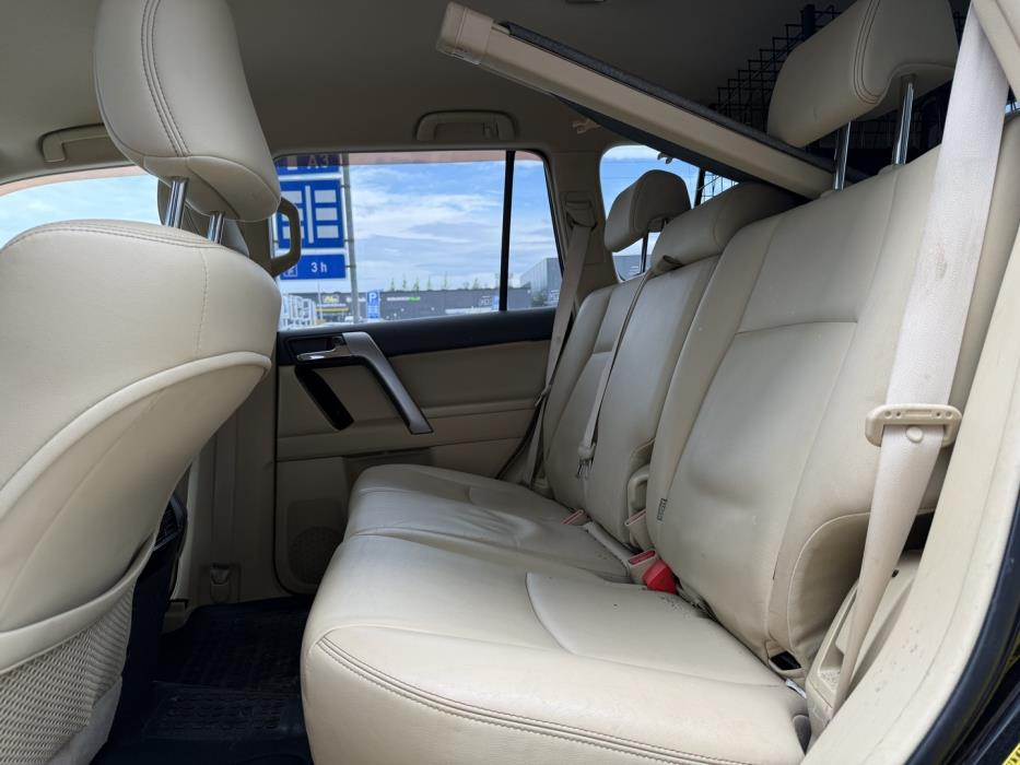 TOYOTA LAND CRUISER 2014