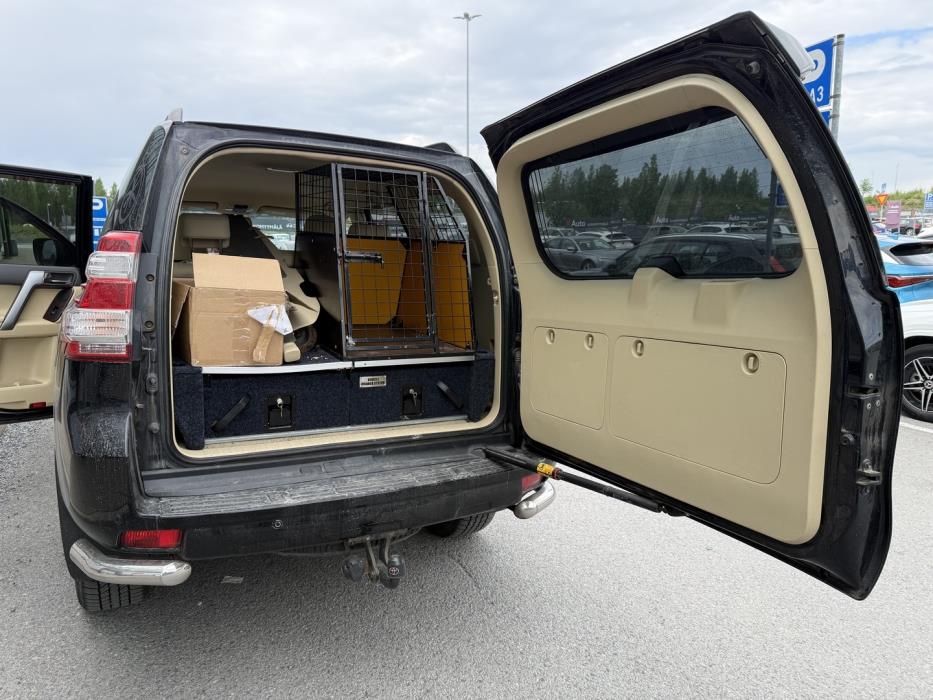 TOYOTA LAND CRUISER 2014