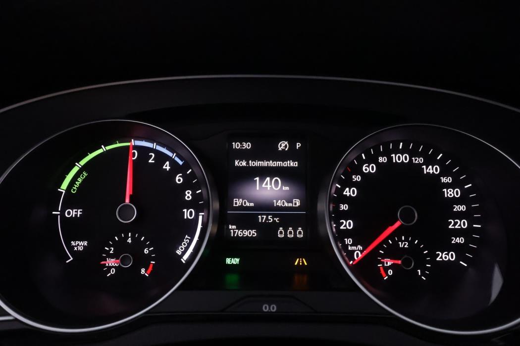 VOLKSWAGEN Passat 2017