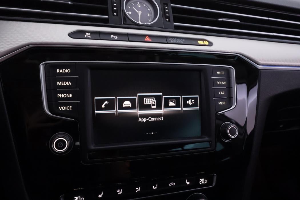 VOLKSWAGEN Passat 2017
