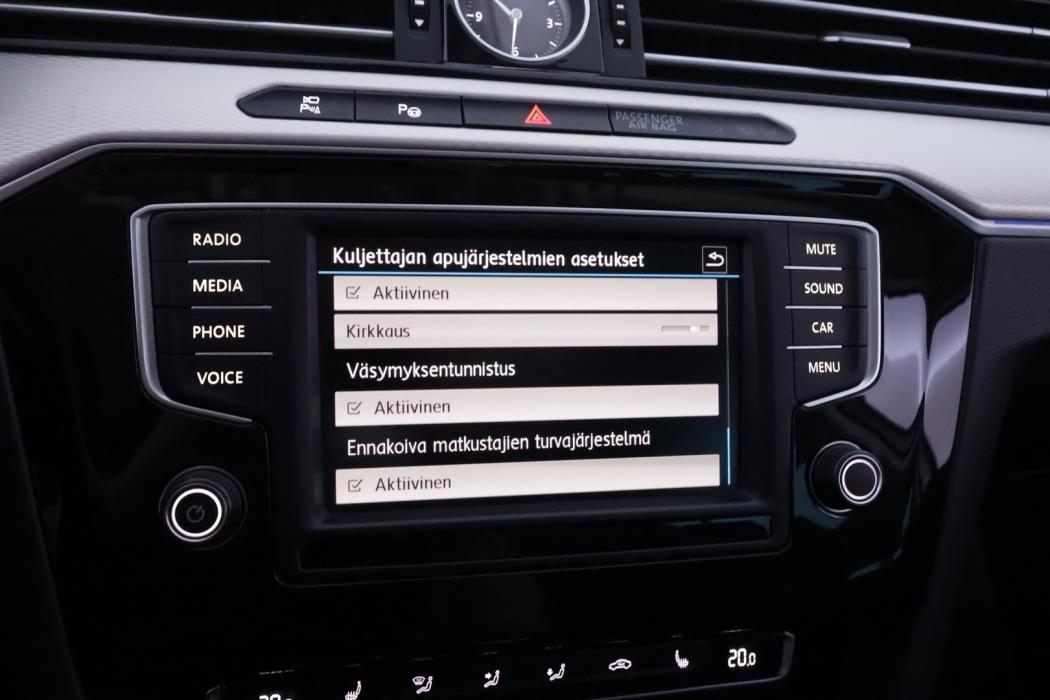 VOLKSWAGEN Passat 2017