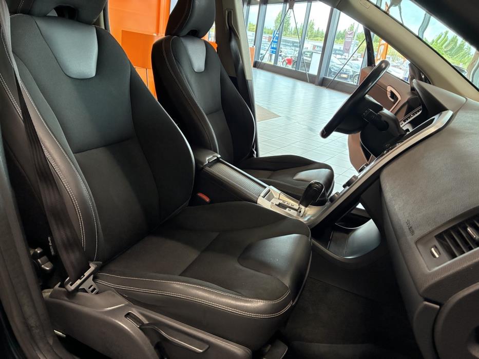 VOLVO XC60 2011