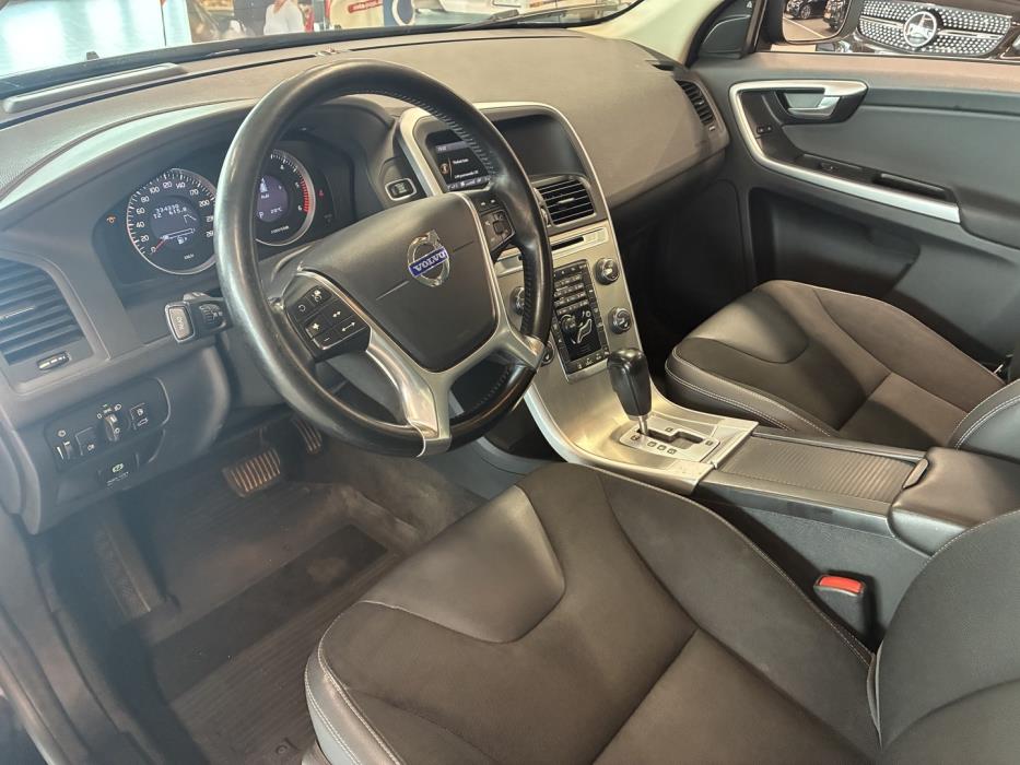 VOLVO XC60 2011
