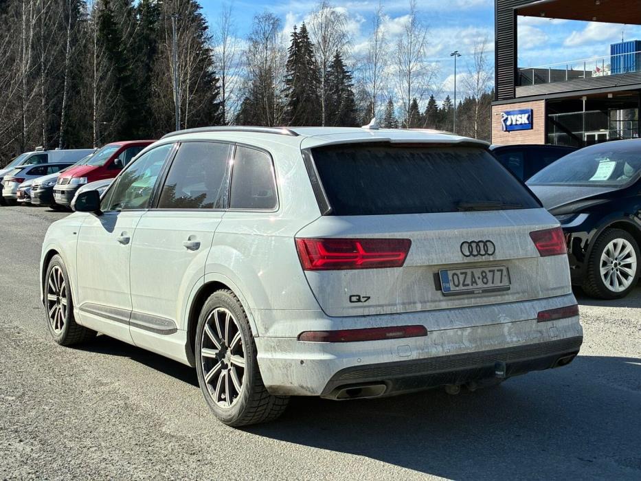 AUDI Q7 2016