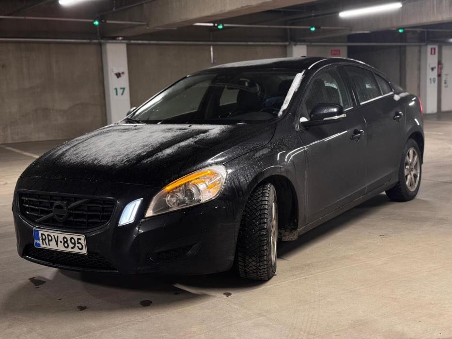 VOLVO S60 2012