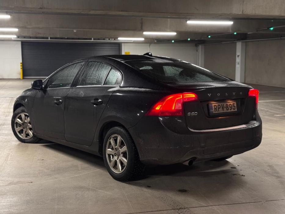 VOLVO S60 2012