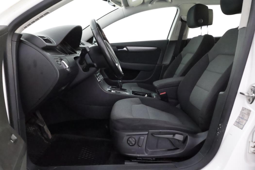 VOLKSWAGEN Passat 2014
