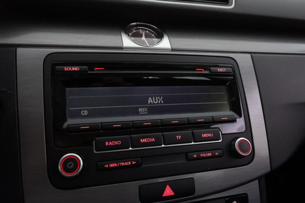 VOLKSWAGEN Passat 2014
