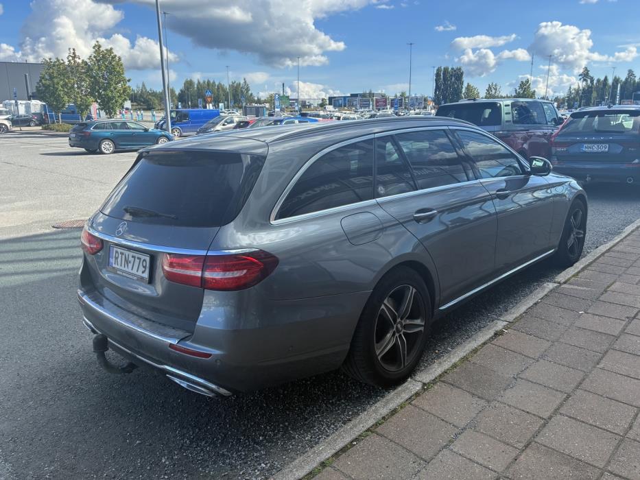 MERCEDES-BENZ E 2017