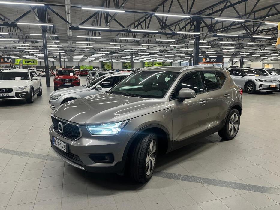 VOLVO XC40 2021