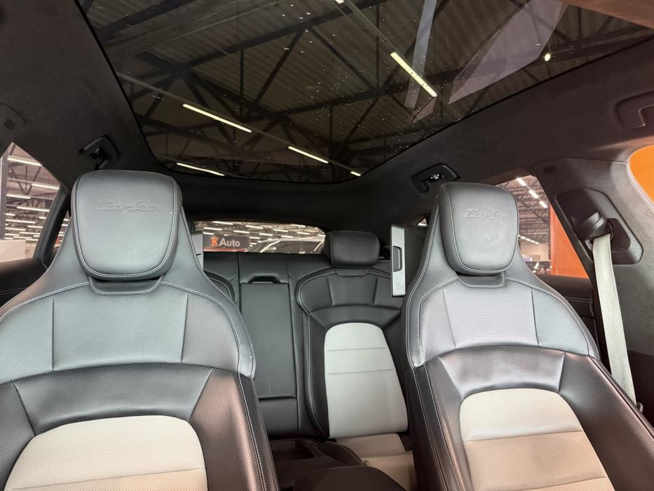 PORSCHE Taycan 2022