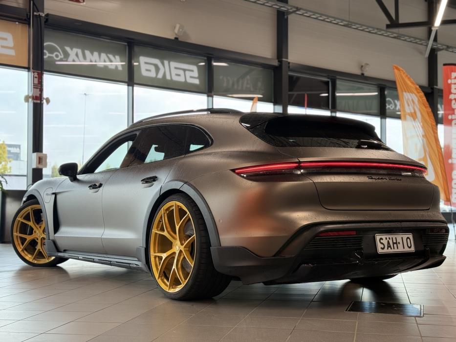 PORSCHE Taycan 2022