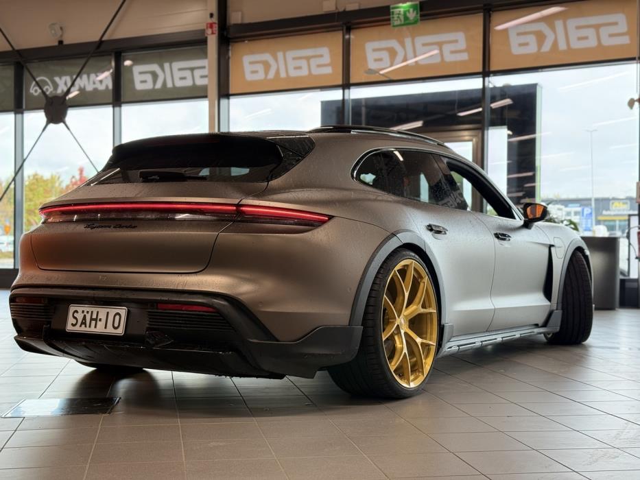 PORSCHE Taycan 2022