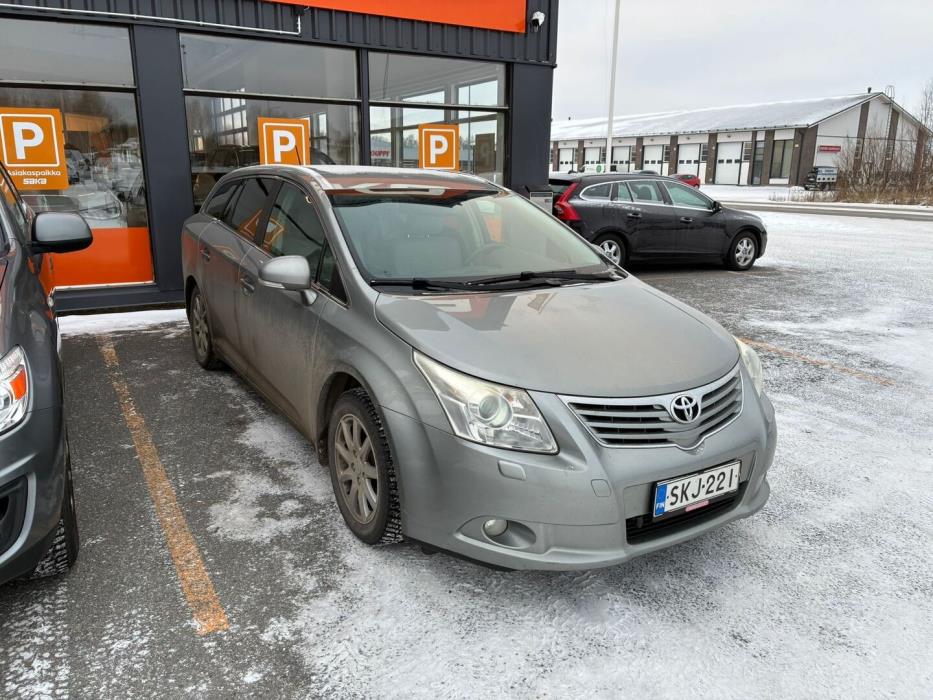 TOYOTA Avensis 2011