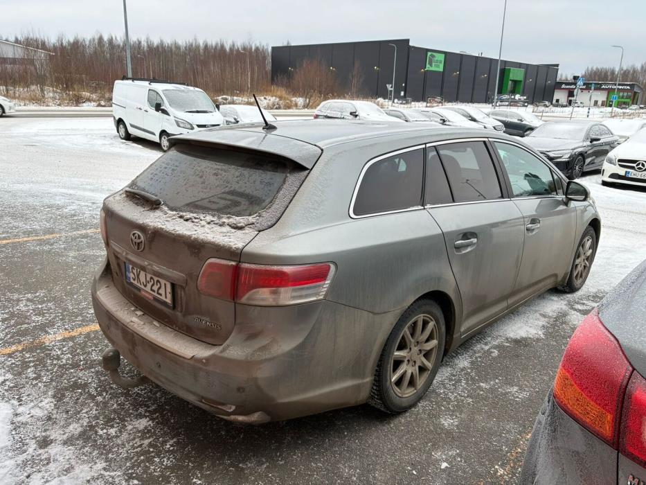 TOYOTA Avensis 2011