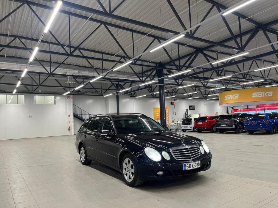 MERCEDES-BENZ E 2009