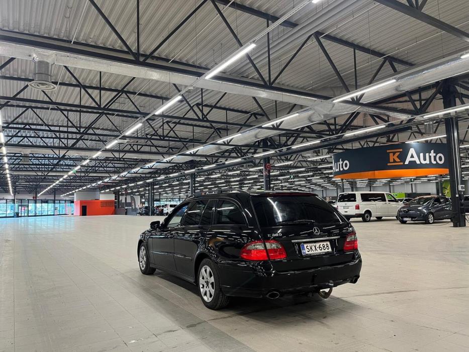 MERCEDES-BENZ E 2009