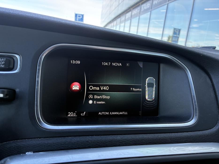 VOLVO V40 2016