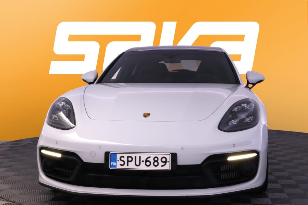 PORSCHE Panamera 2023