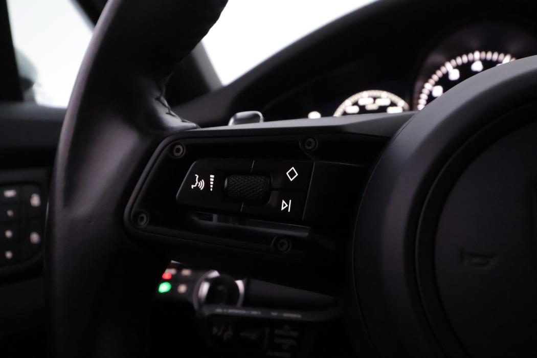 PORSCHE Panamera 2023
