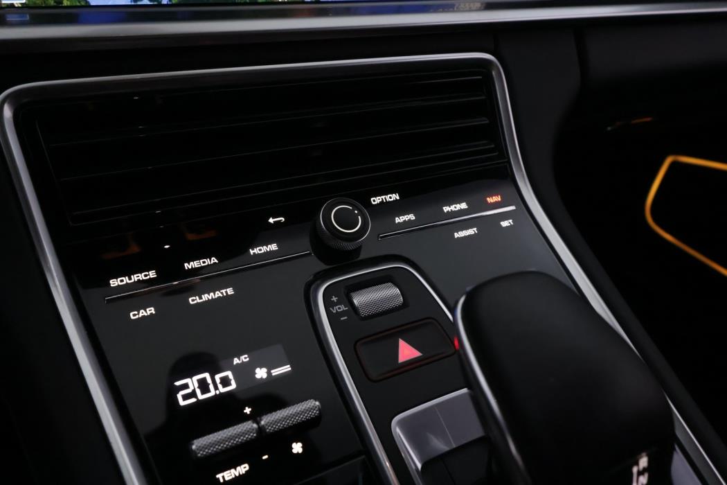 PORSCHE Panamera 2023