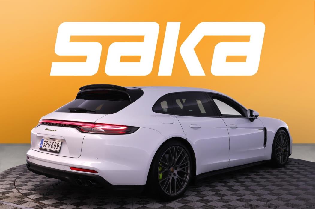PORSCHE Panamera 2023