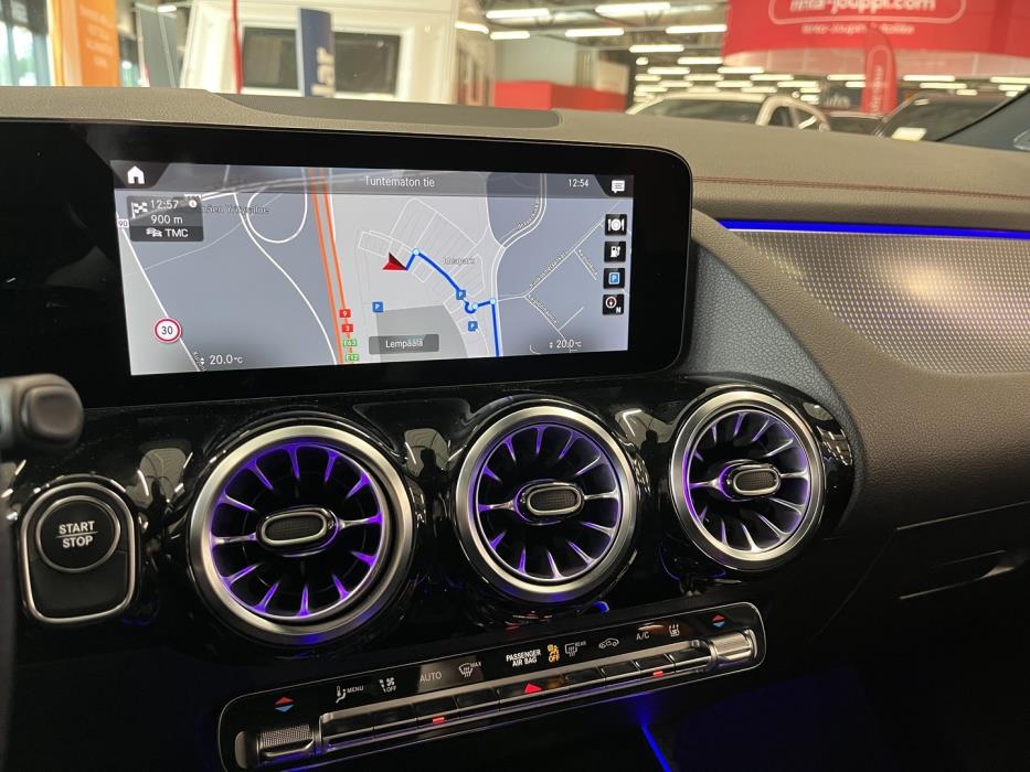 MERCEDES-BENZ EQA 2022
