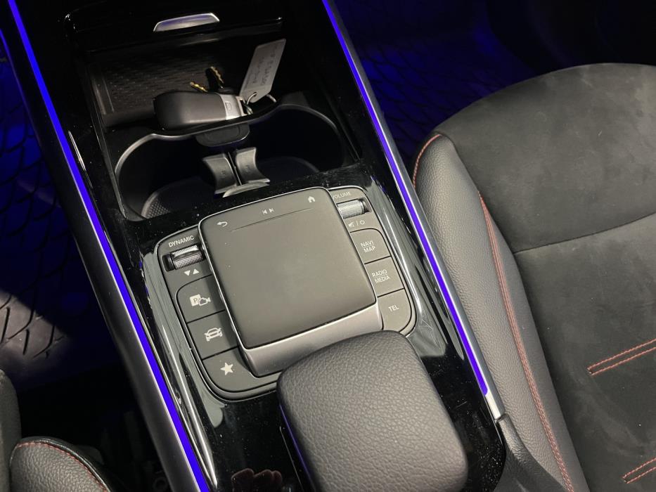 MERCEDES-BENZ EQA 2022