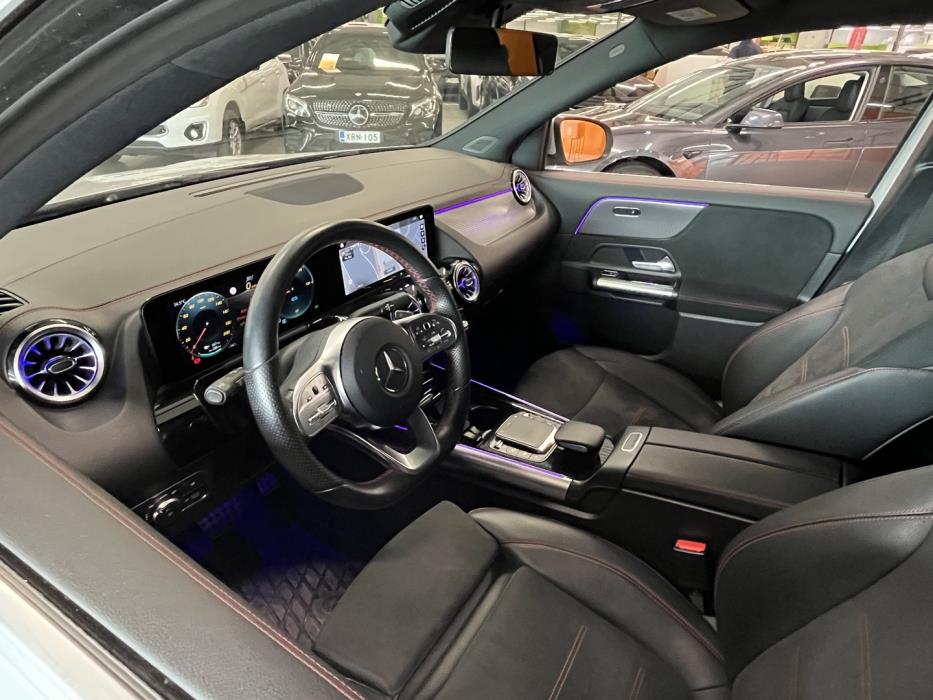 MERCEDES-BENZ EQA 2022