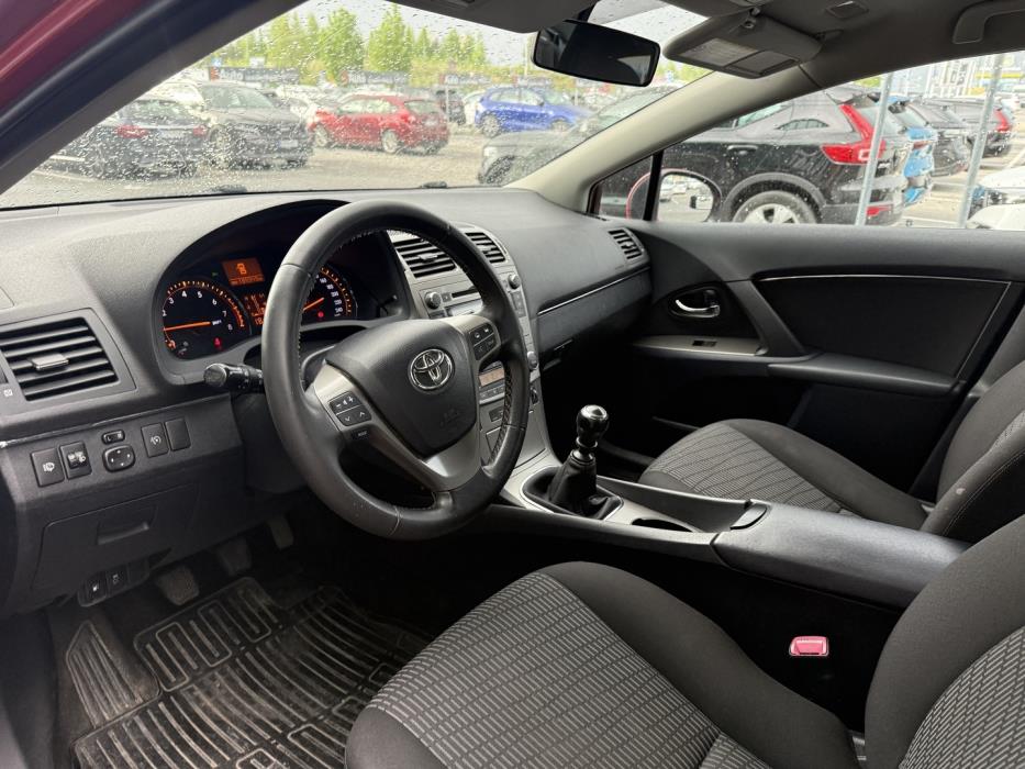 TOYOTA Avensis 2010