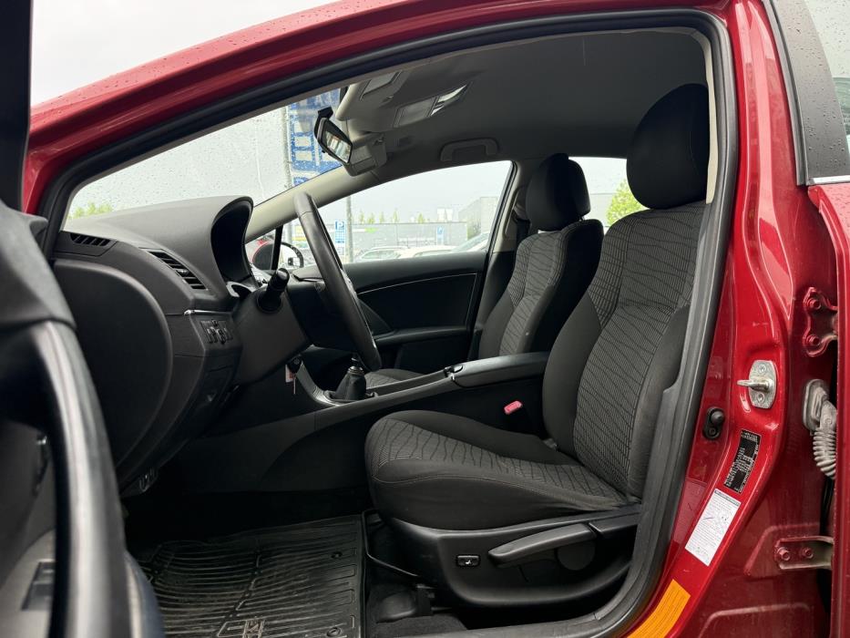 TOYOTA Avensis 2010