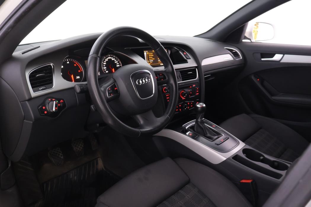AUDI A4 2012