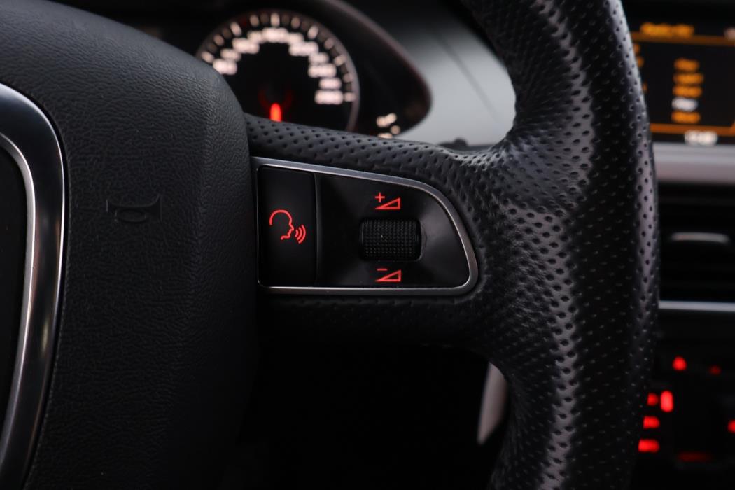 AUDI A4 2012