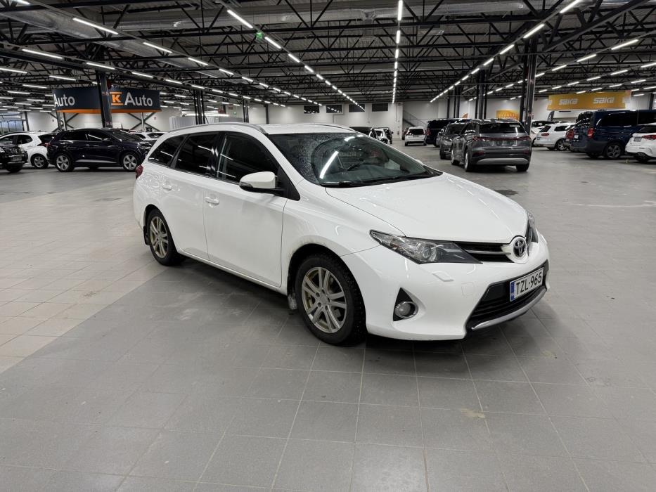 TOYOTA Auris 2014