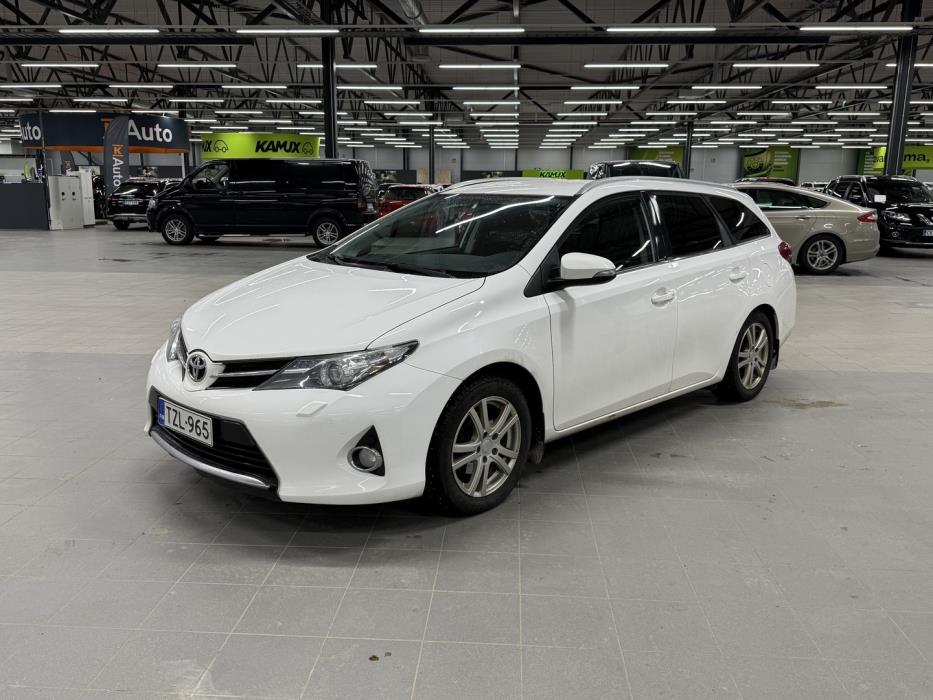 TOYOTA Auris 2014