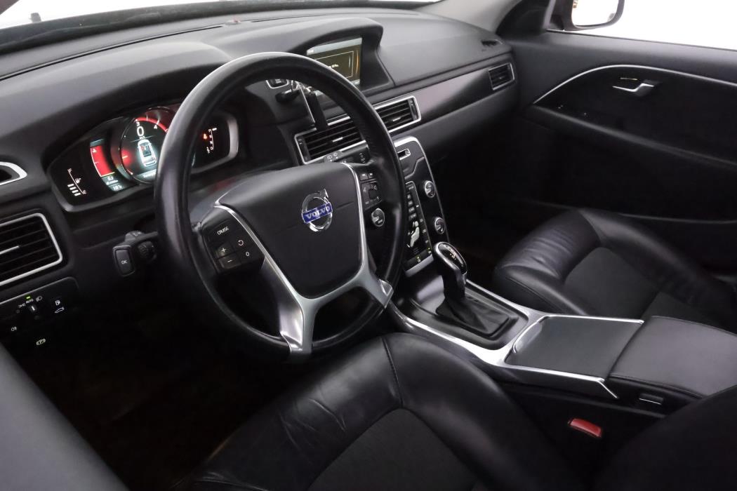 VOLVO V70 2014
