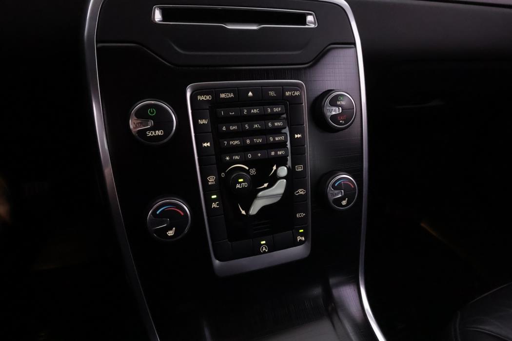 VOLVO V70 2014
