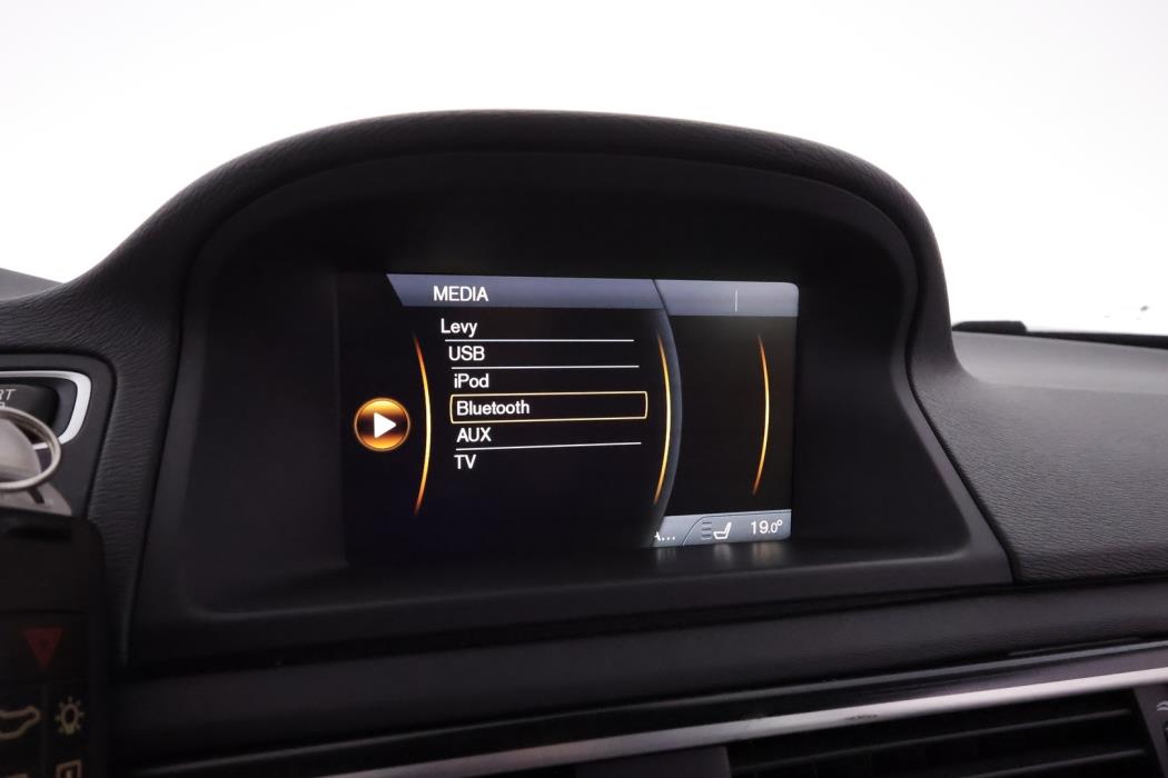 VOLVO V70 2014